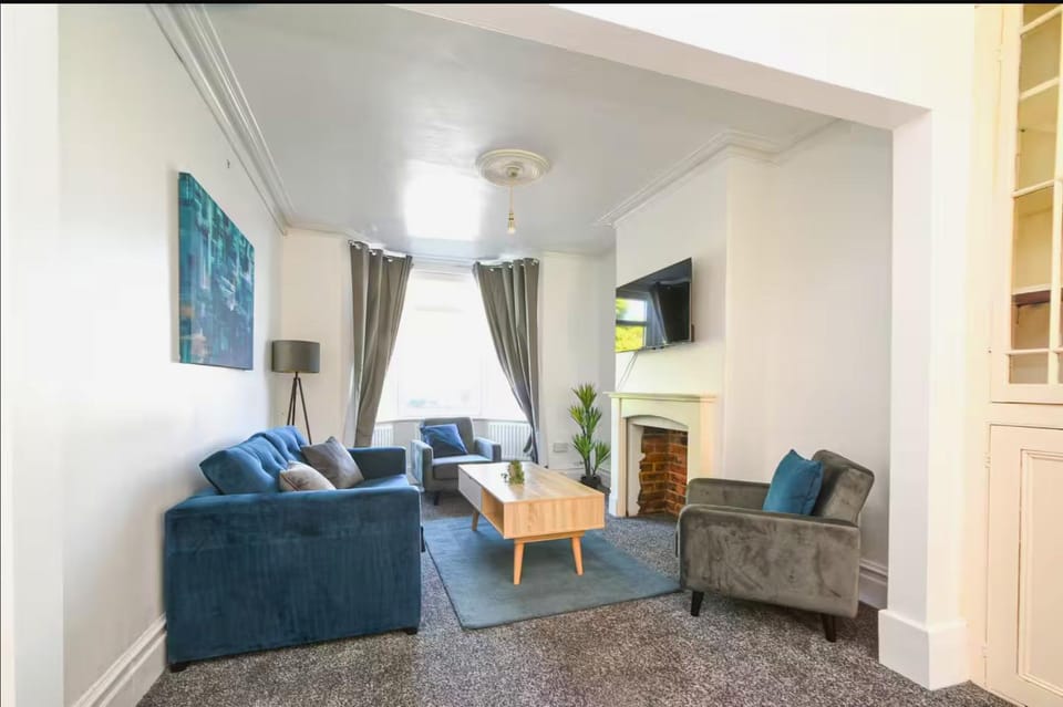 Property building, Communal lounge/ TV room, TV and multimedia, Living room