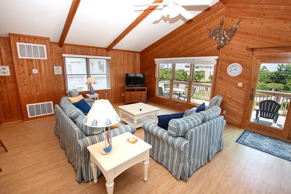 Semi-Oceanfront, Close to Beach Access! SA2, Wadel House in Duck