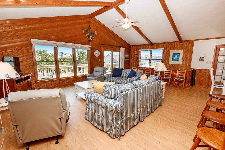 Semi-Oceanfront, Close to Beach Access! SA2, Wadel House in Duck