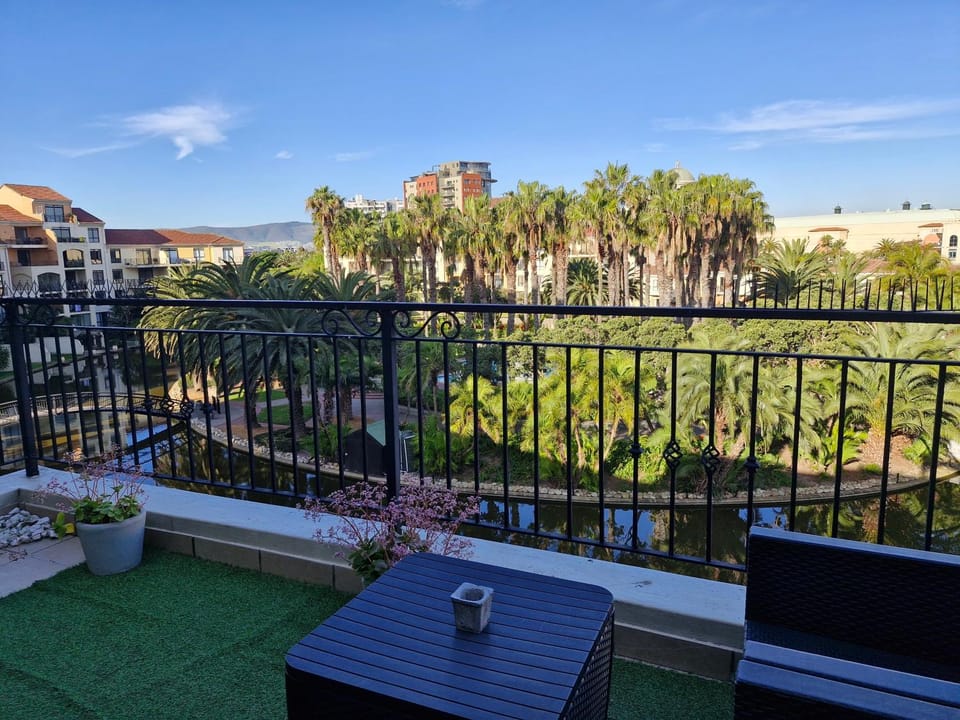 Property building, Day, Garden, View (from property/room), Balcony/Terrace, Garden view