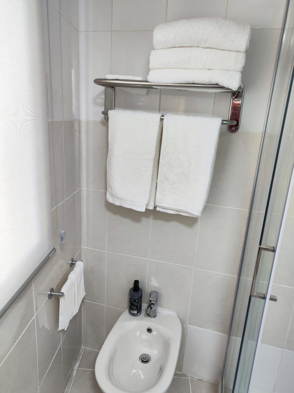 Bathroom, towels
