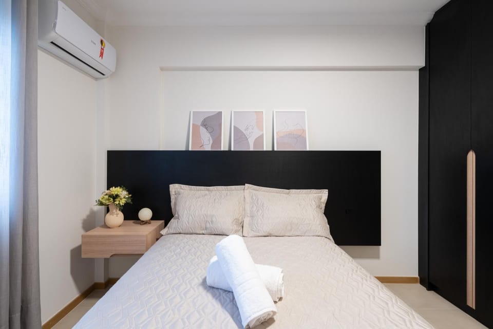 Bed, Bedroom, air conditioner