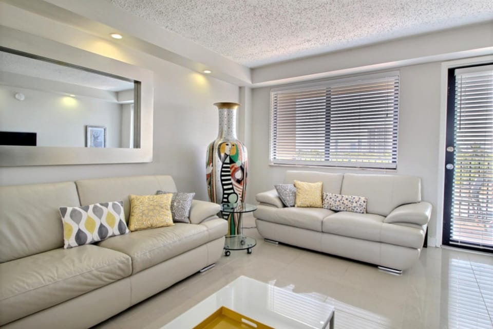 Golden Isles # 509 House in Hallandale Beach