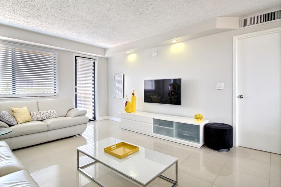 Golden Isles # 509 House in Hallandale Beach