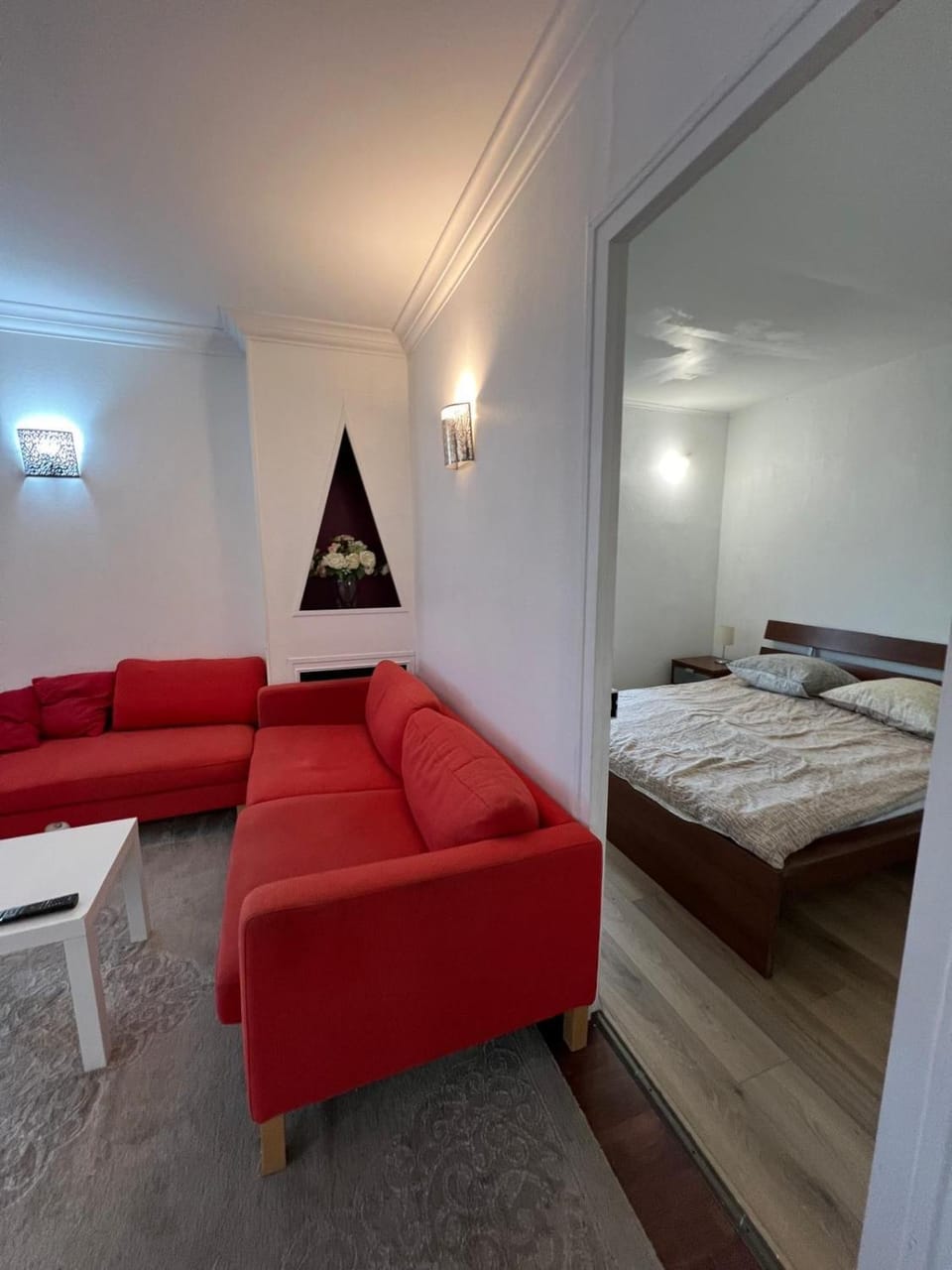 Living room, Photo of the whole room, Bedroom