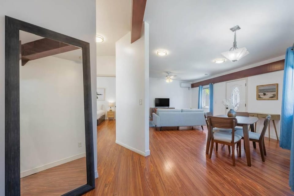 Woodland Victory Hideaway House in Winnetka