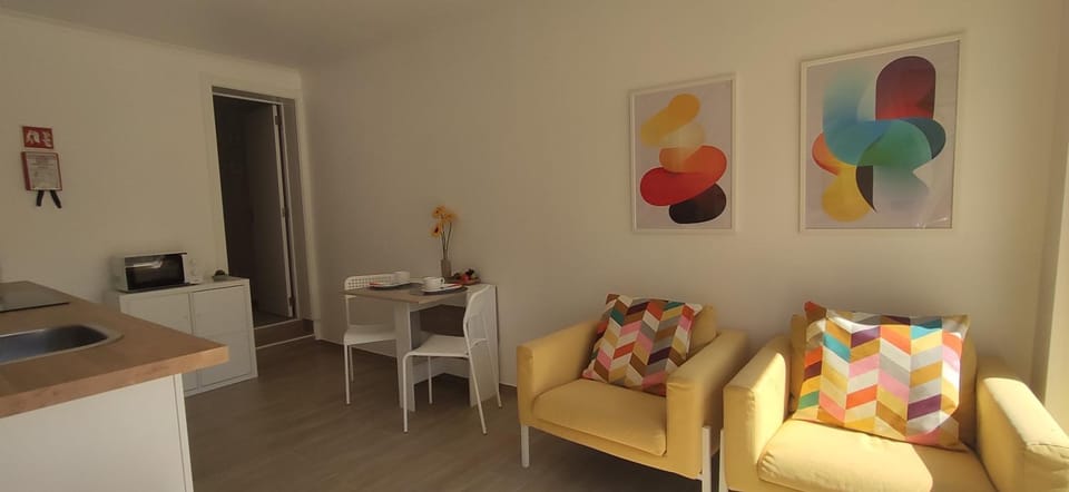 Kitchen or kitchenette, Living room