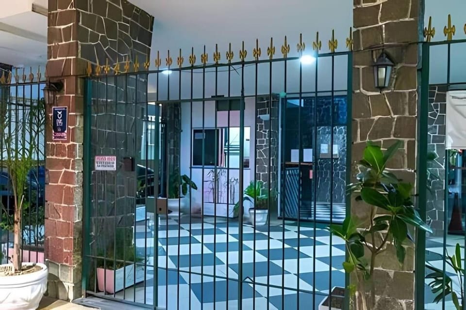 Studio Botafogo Beach - 200m from the subway Apartment in Santa Teresa