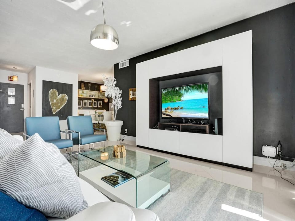 Tides N-11g House in Hollywood Beach
