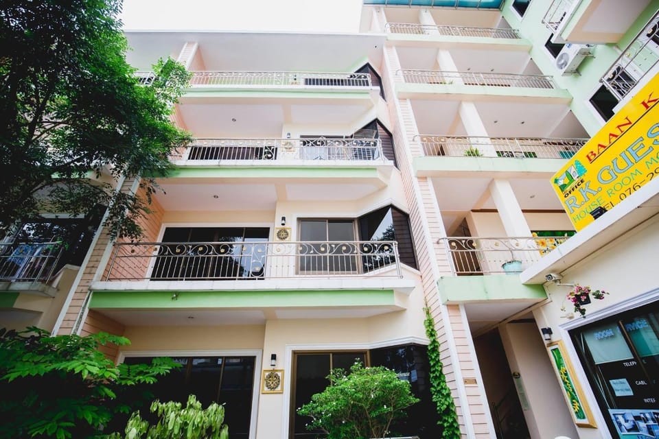 Property building, Facade/entrance