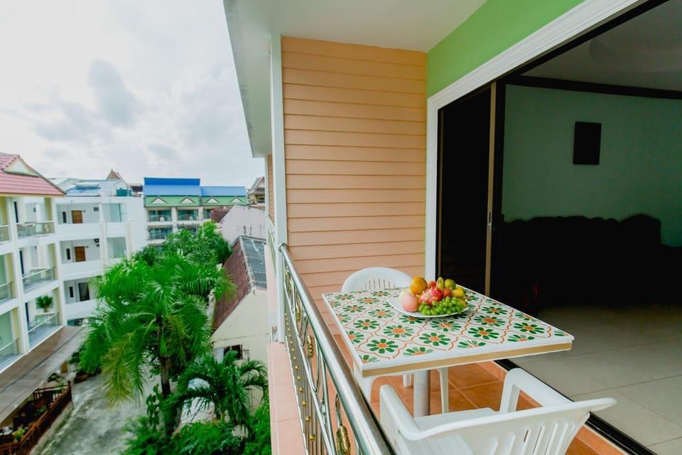 Balcony/Terrace, Seating area, Dining area, City view