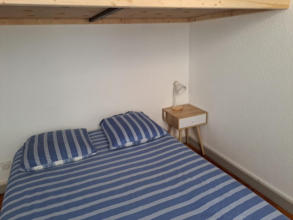 Lons centre T1 rue du commerce Apartment in Jura