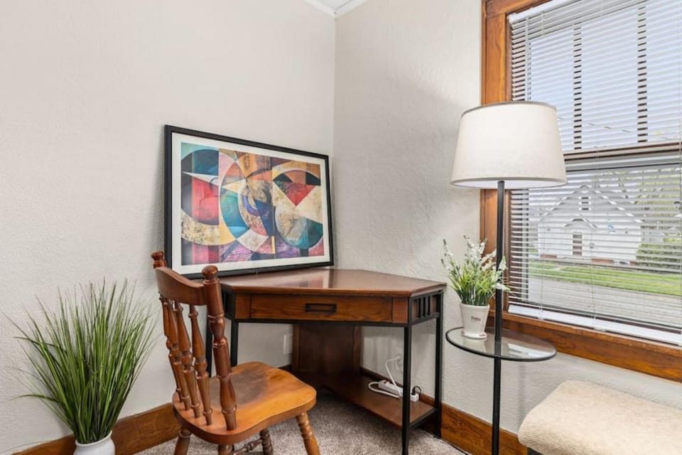 Cheerful 2 BD with Backyard House in Peoria