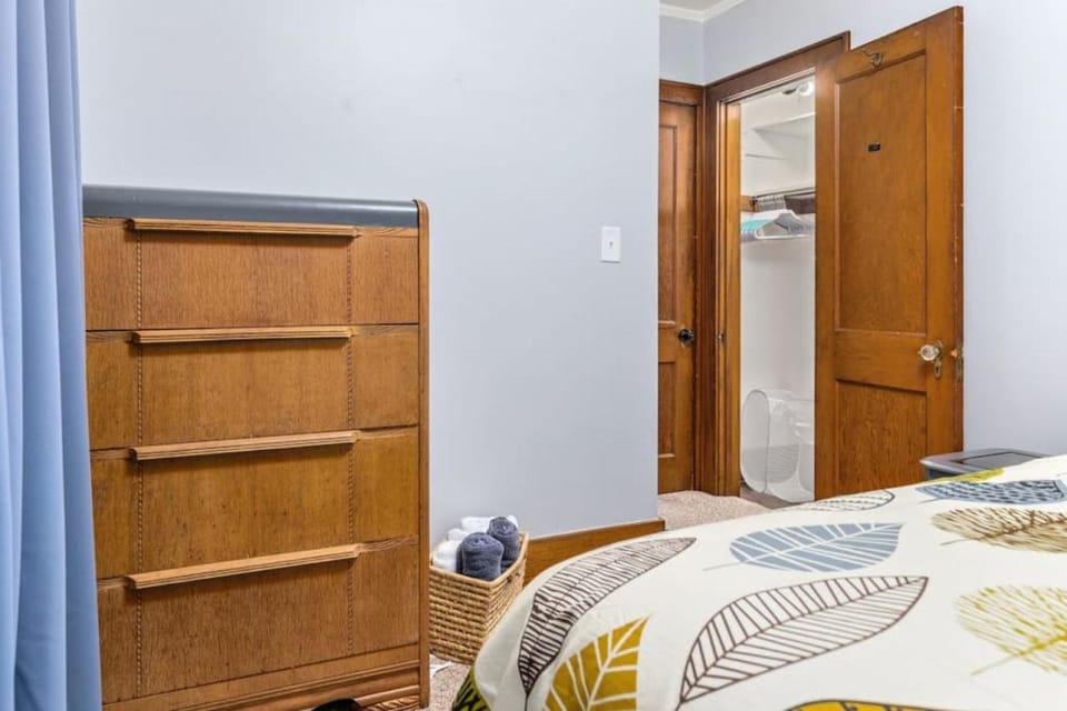 Cheerful 2 BD with Backyard House in Peoria