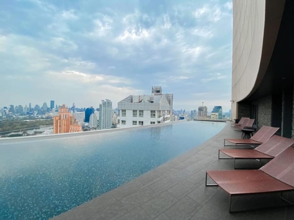 Stylish Riverview 1BR - Ultra Fast WiFi - Phrom Phong Apartment in Bangkok