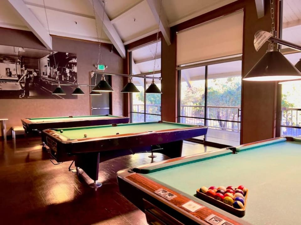 KeyLuxe, Luxury Apartment with Jacuzzi, Pool, Gym, Tennis in Walnut Creek Apartment in Walnut Creek