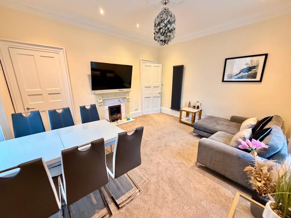 Georgian Luxury Apartment - Fast Broadband WiFi - Parking Available Apartment in Edinburgh