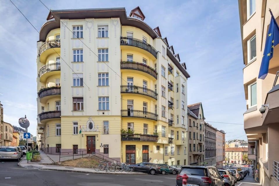 Central - Cute and Comfy Home Apartment in Budapest