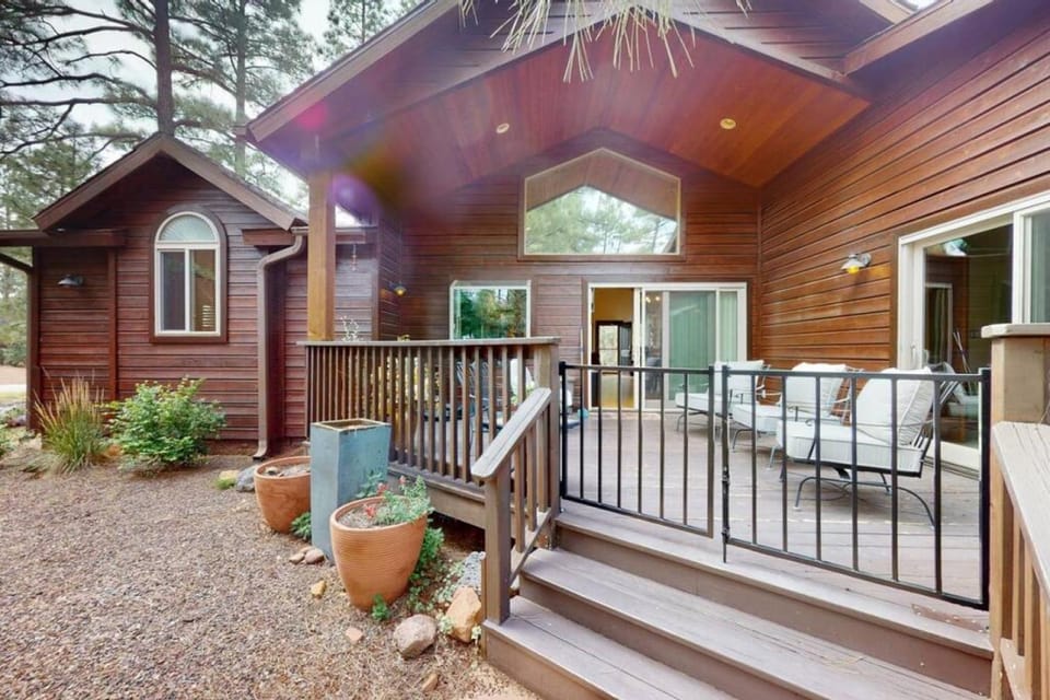 Torreon Cozy Cabin - Decks - BBQ - 4 Bedroom - Sleeps 8 Cabin in Show Low
