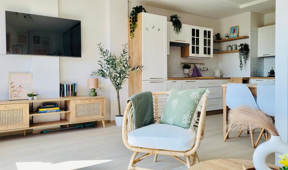 Communal lounge/ TV room, TV and multimedia, Kitchen or kitchenette, Living room, Seating area, Dining area, Evening entertainment, pet friendly