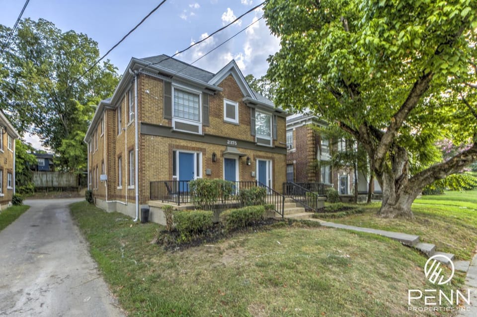 Property building, Neighbourhood