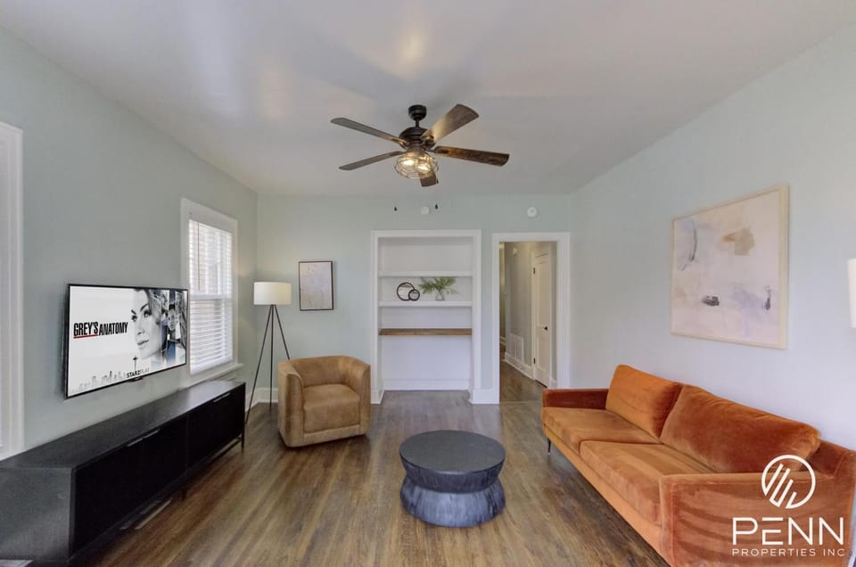 Communal lounge/ TV room, Living room