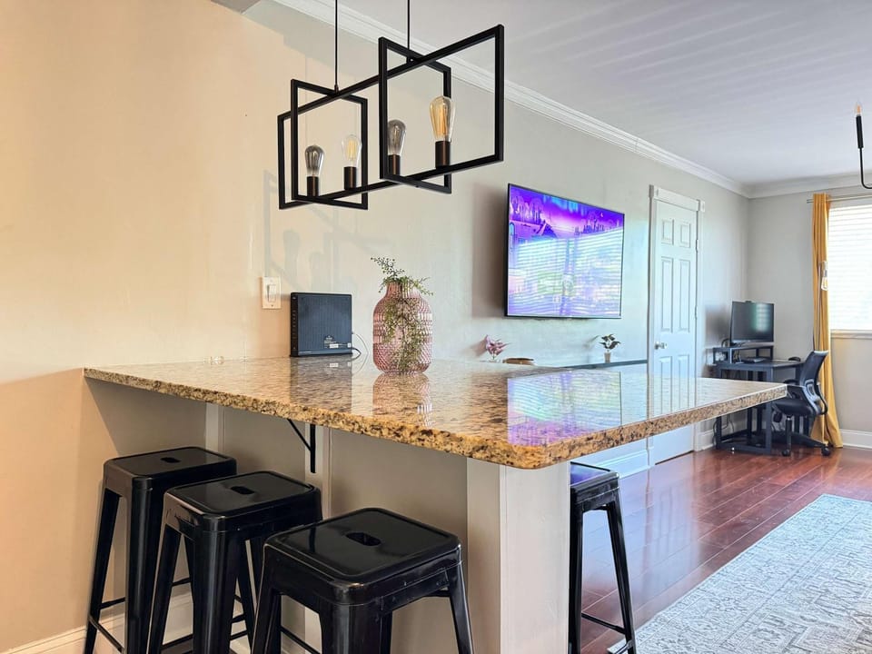 ATL Downtown 2 Bedroom Condo Free Parking LM302 House in Atlanta