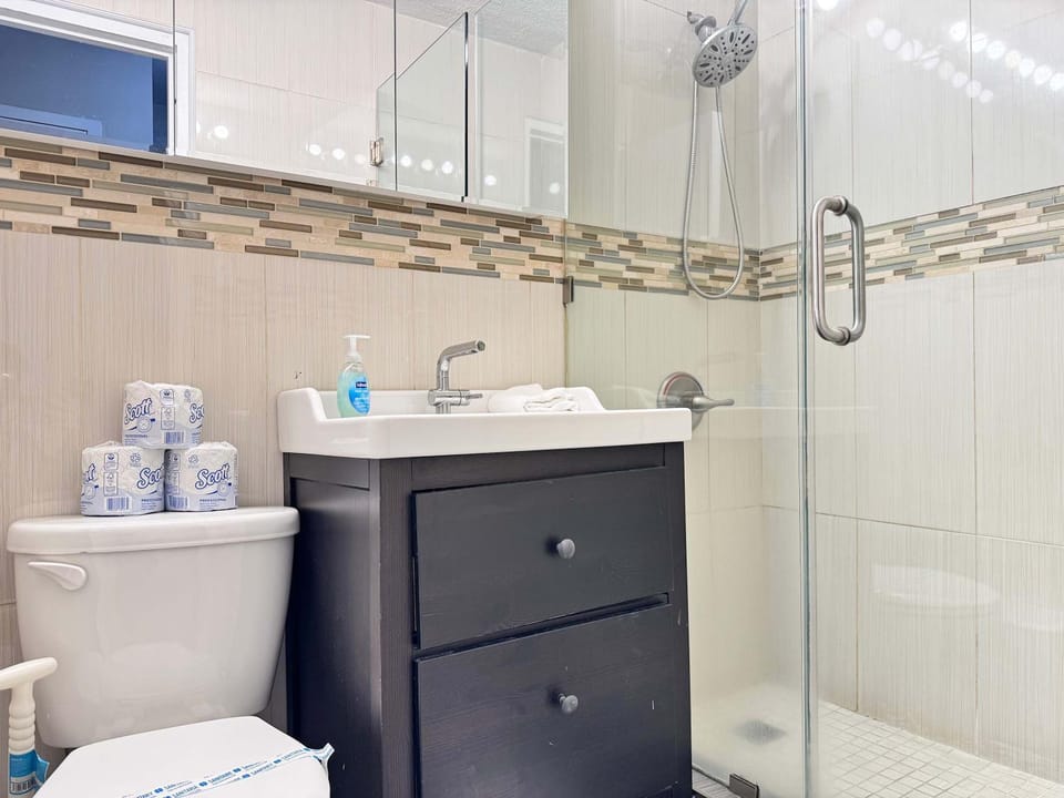 ATL Downtown 2 Bedroom Condo Free Parking LM302 House in Atlanta