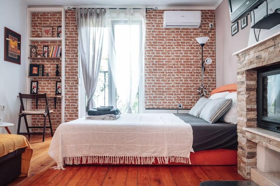 Bed, Bedroom, air conditioner