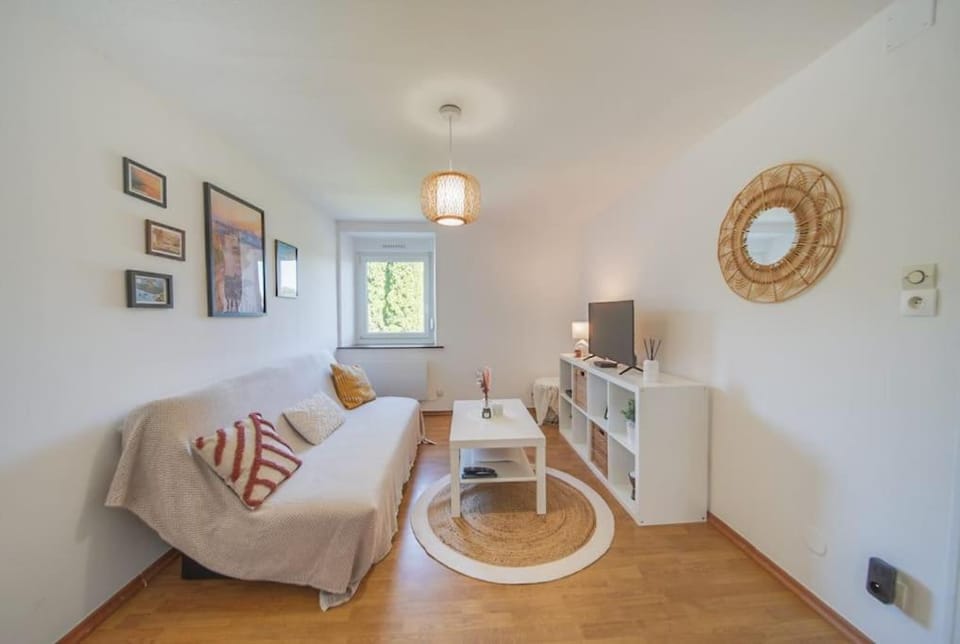 Charmant appartement 2 chambres proche Luxembourg Apartment in Luxembourg District, Luxembourg