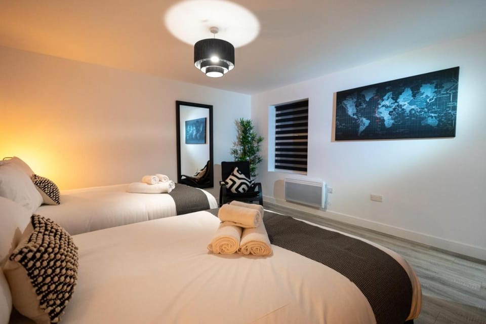 Watford 2-Bed Oasis - 20-min to London - Central Apartment in Watford