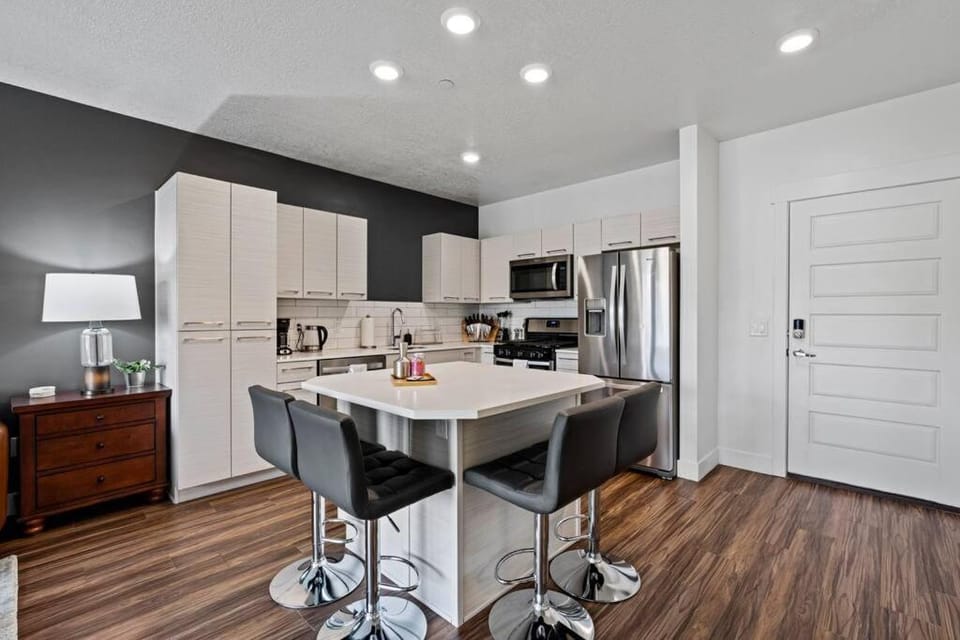 Coffee/tea facilities, Kitchen or kitchenette, Dining area, pet friendly, stove