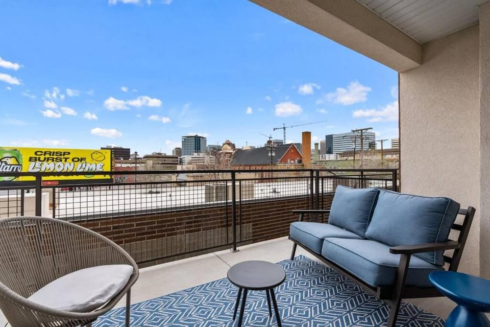 View (from property/room), Balcony/Terrace, Seating area