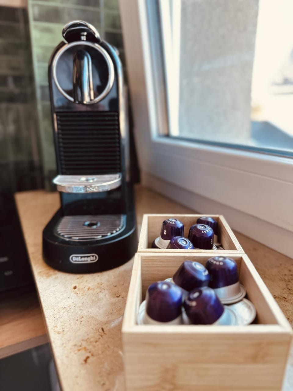 Coffee/tea facilities, Food and drinks, Food