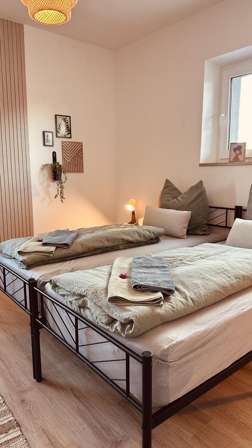 Bed, Photo of the whole room, Bedroom, towels