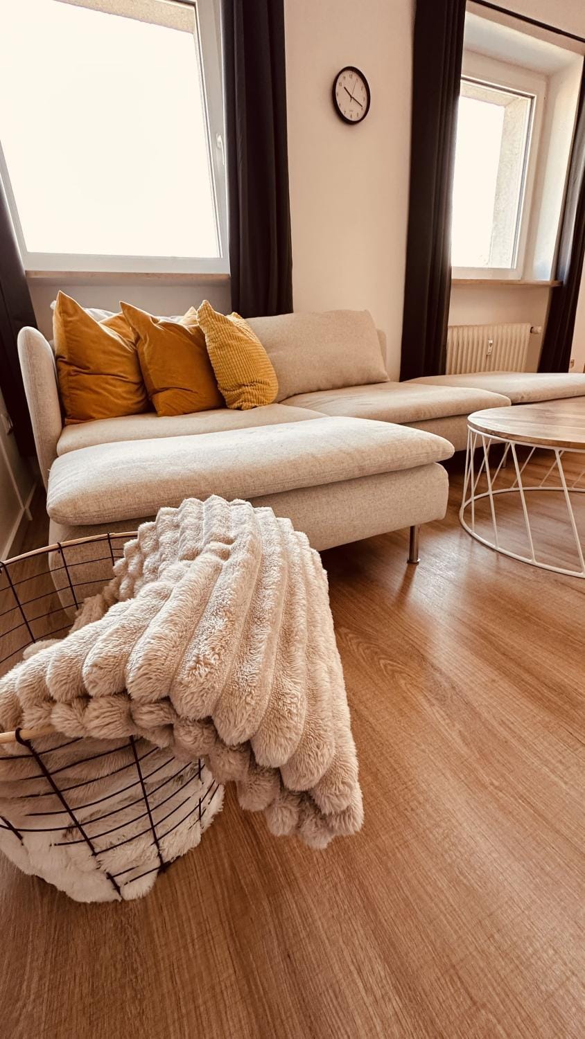 Bed, Seating area