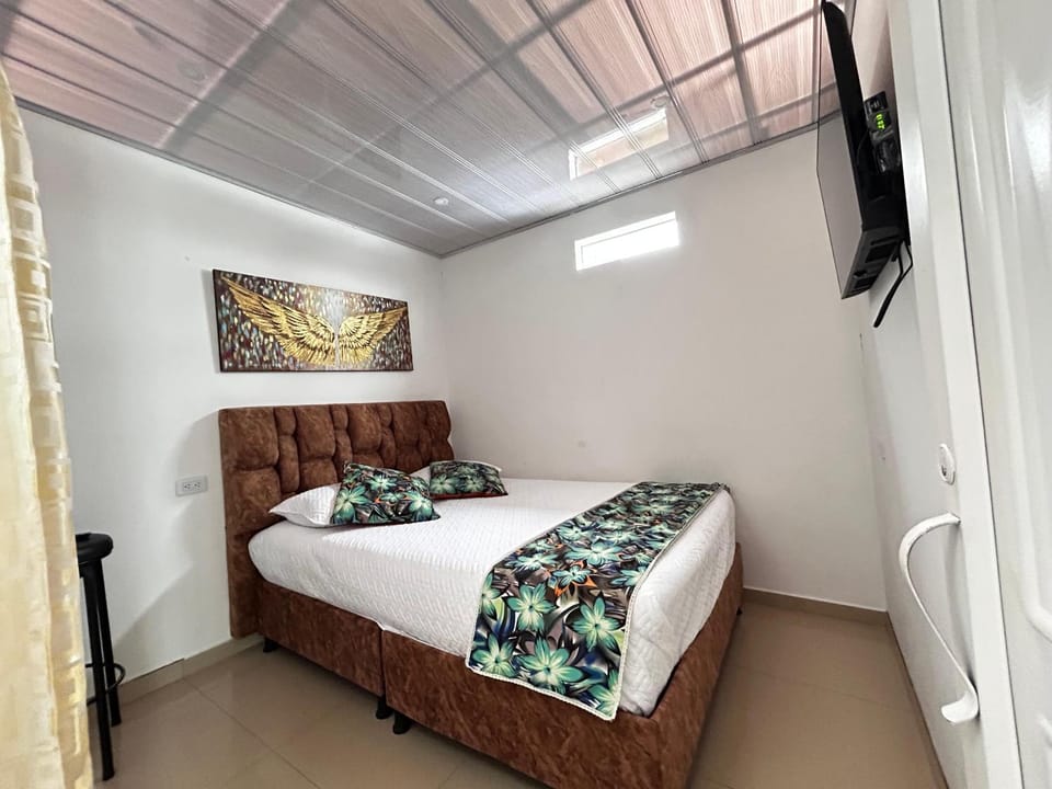 Habitación con baño privado 2 Bed and Breakfast in Bogota