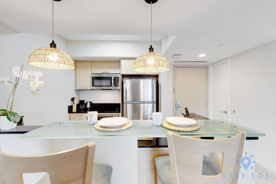 Amazing Apartment Oceanview Beautiful Amenities Apartment in Sunny Isles Beach