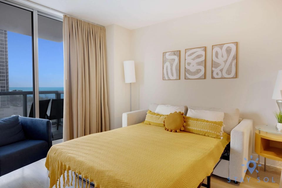 Amazing Apartment Oceanview Beautiful Amenities Apartment in Sunny Isles Beach