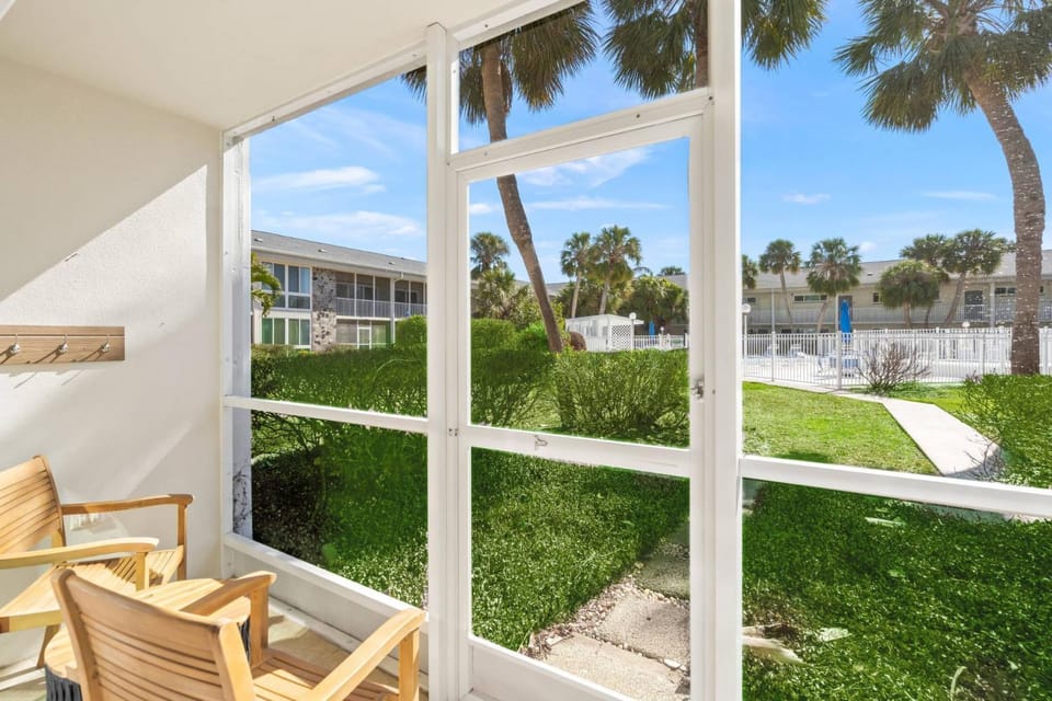 Kingston Arms Modern 1BR On Lido Key House in Saint Armands Key
