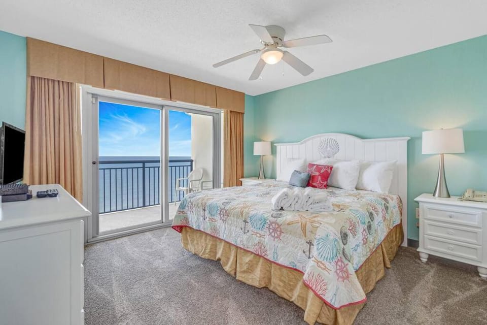 Ocean Front Grand Atlantic 3 Bedroom 2 bathroom Grand Atlantic Resort House in Myrtle Beach