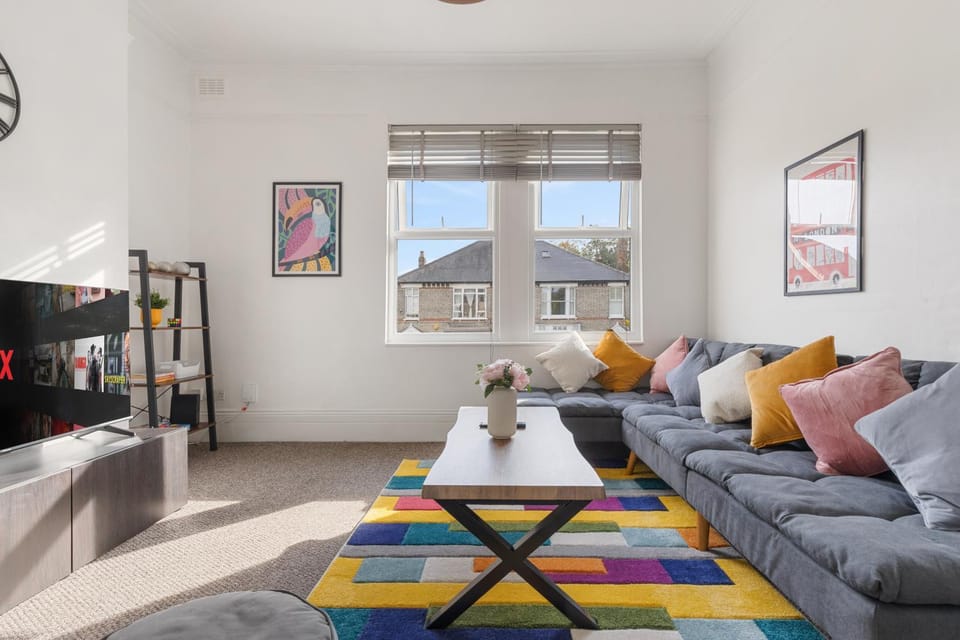 The Turnpike Residence - Free Parking Apartment in London