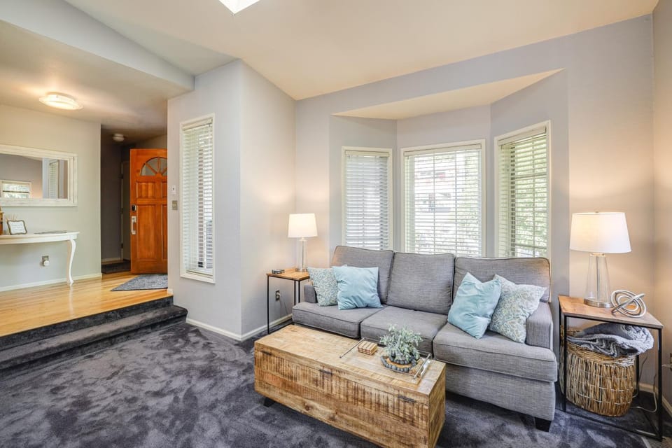 Sudden Valley Home about 1 Block to Lake Whatcom! House in Sudden Valley