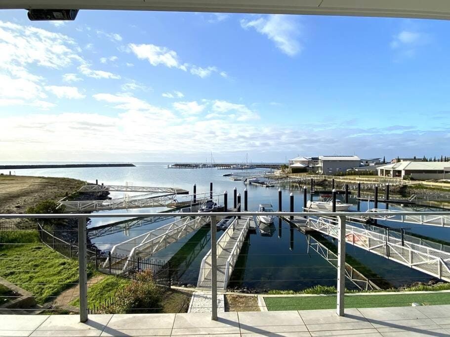 The Glass House House in Port Vincent
