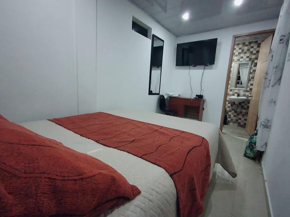 D habitación con baño privdo Bed and Breakfast in Bogota