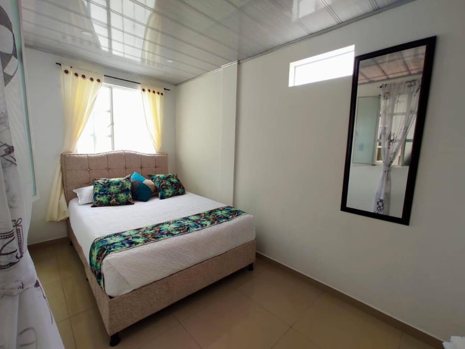 D habitación con baño privdo Bed and Breakfast in Bogota