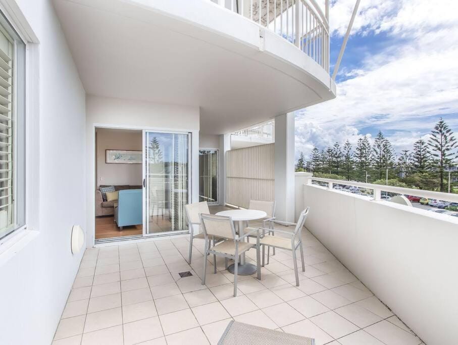 Patio, Day, Balcony/Terrace, Seating area