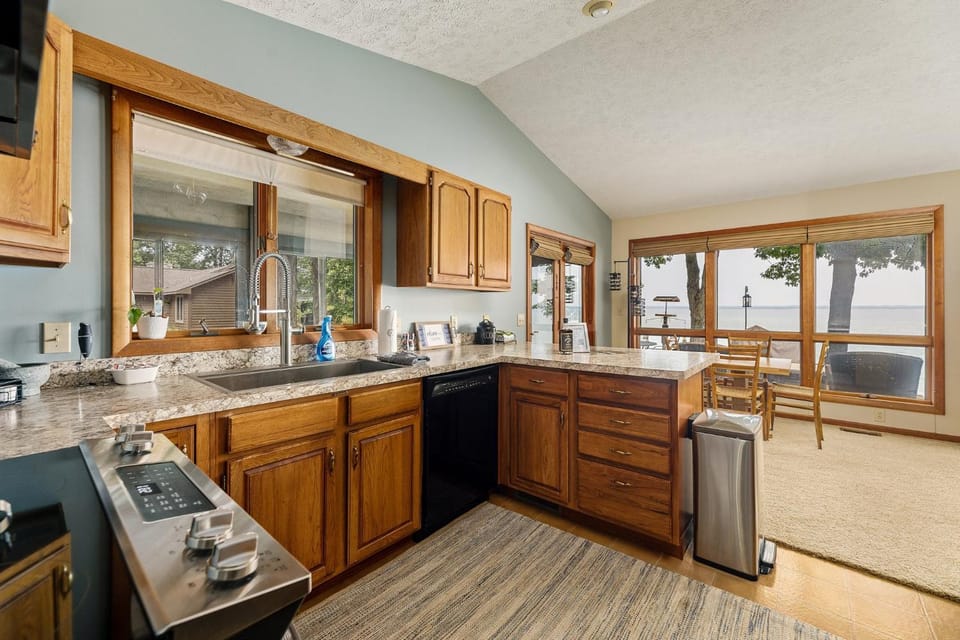 Smokey Hollow's Secret Hot Tub Beach AC House in Michigan