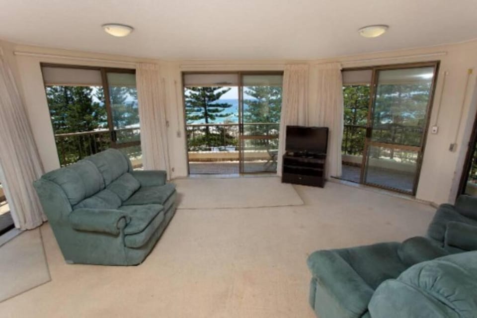 Mahana! Burleigh 70's Style 2Bed Apartment Apartment in Burleigh Heads