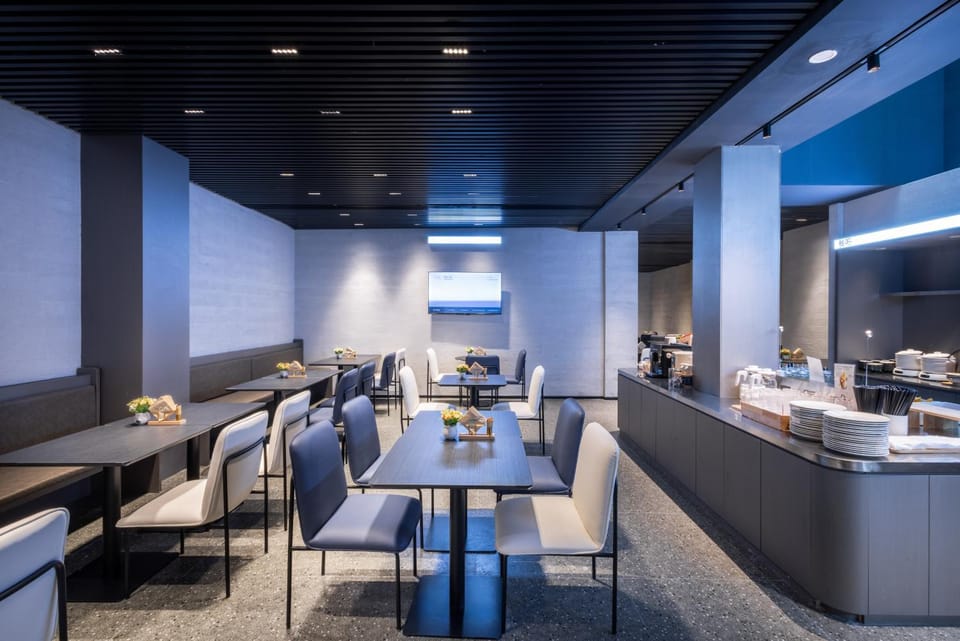 Restaurant/places to eat, Restaurant/places to eat